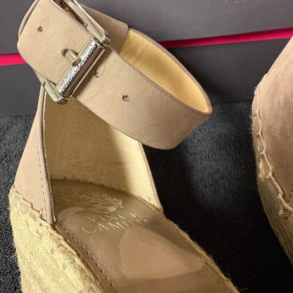 Vince Camuto VC-Leera Ankle Strap Wedges‎ in Dusty Mink Size 7M